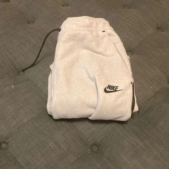 Men’s Nike Sweatpants Tech Fleece - Picture 5 of 6